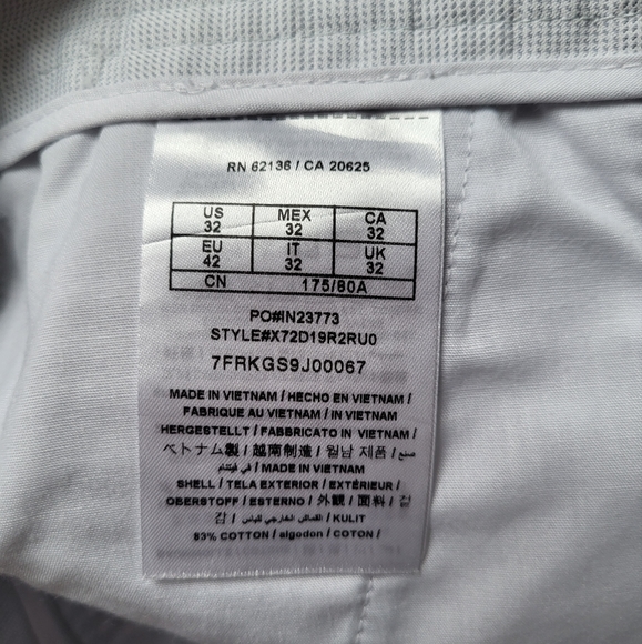 Guess ColeMan Textured Short - Picture 8 of 11